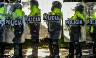Policías durante protestas // Foto: AFPAFP