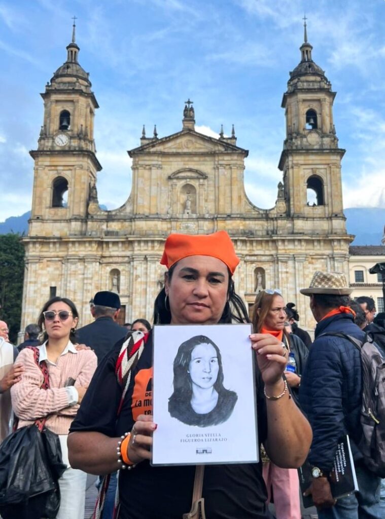 dhColombia Las imágenes que dejó el acto simbólico por los 40 años del holocausto del Palacio de Justicia | Galería Va 2